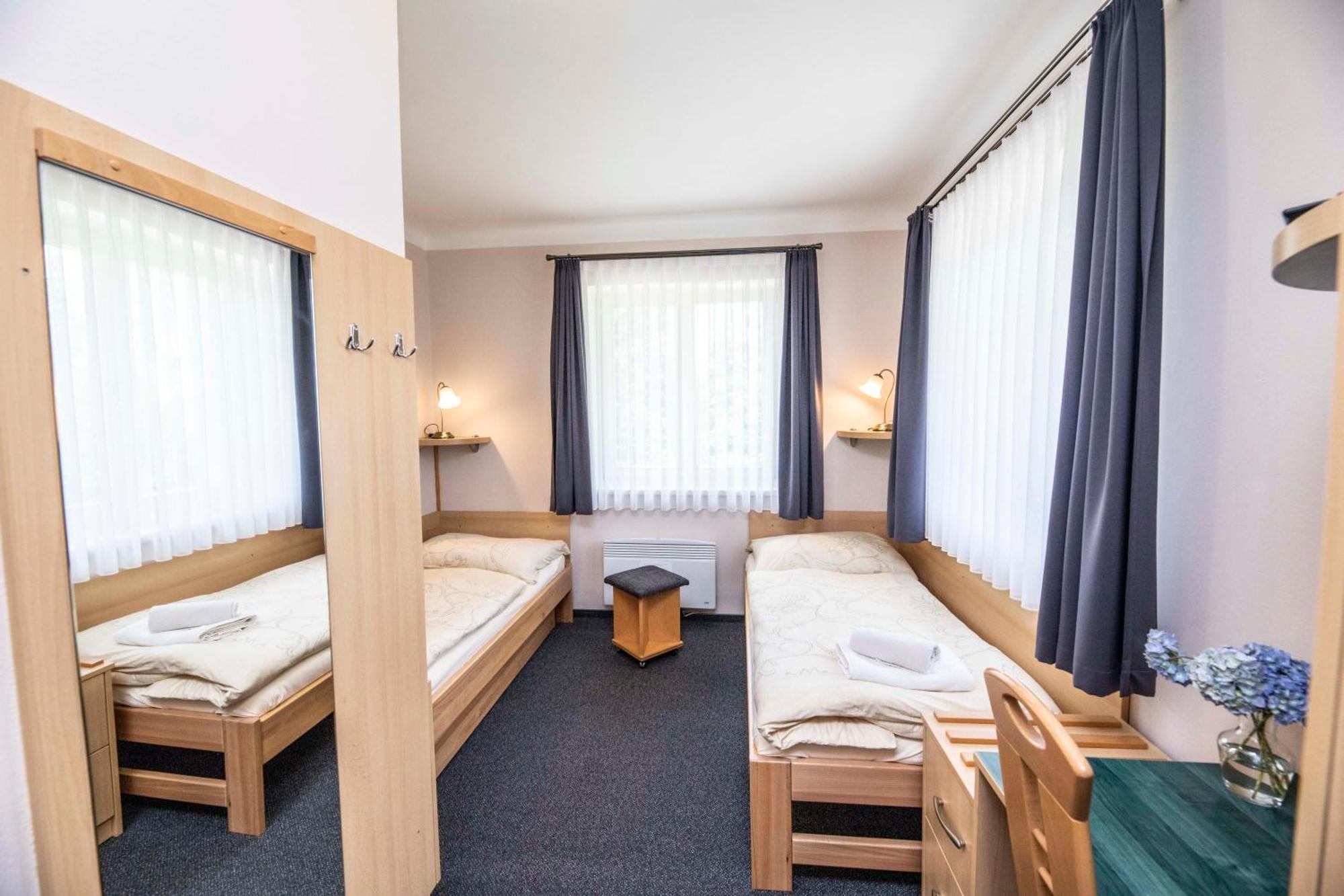 Parkhotel Skalni Mesto Йичин Экстерьер фото